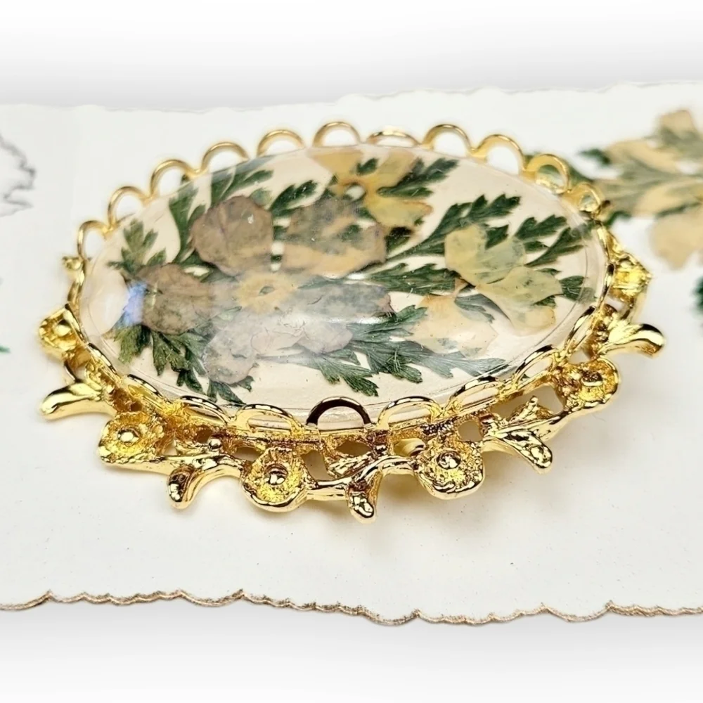 Pressed Dried Flower Brooch Pendant Australian Gold Plated Floral Vintage 2